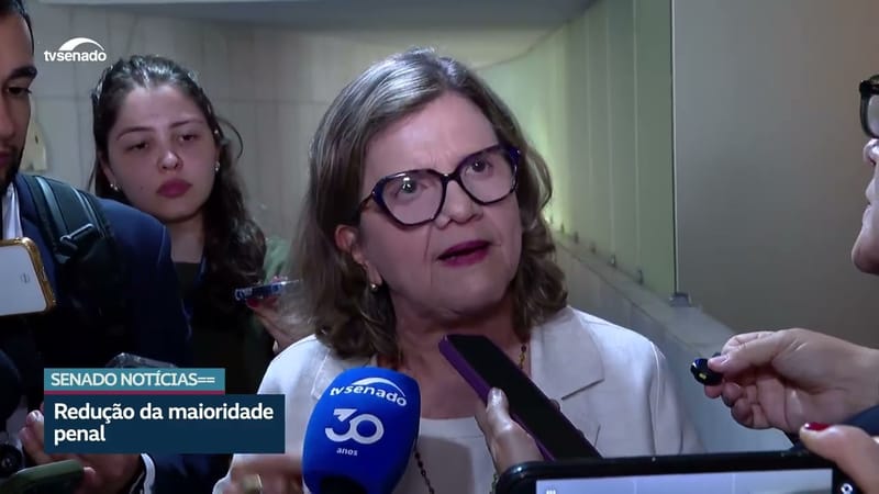 Senadora Teresa Leitão responde a jornalistas sobre a redução da maioridade penal